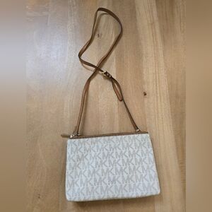 Michael Kors Jet Set Travel Double Zip Crossbody Bag - Vanilla/Acorn